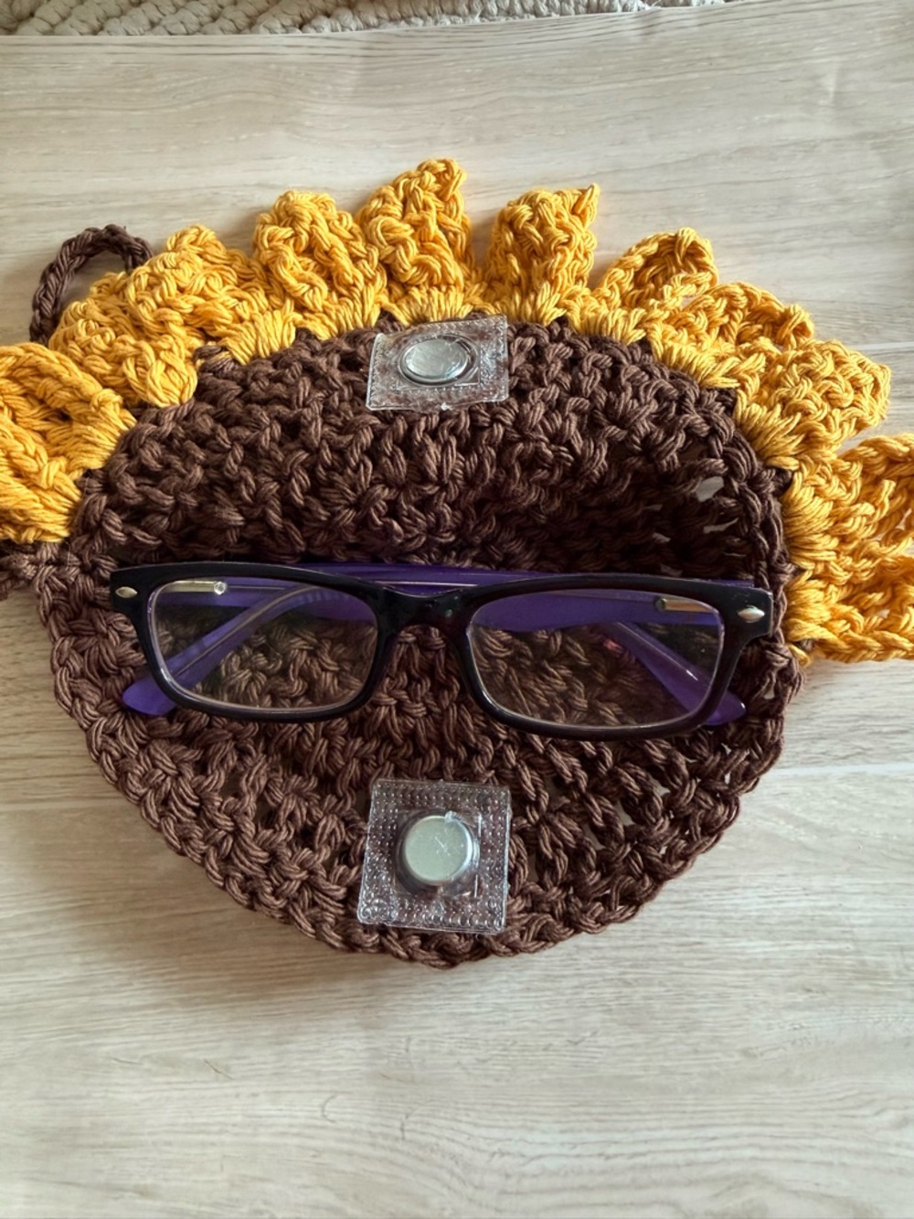 Handmade Crochet Eyeglass Holder & Case | Sunflower Design | Magnetic Closure - Picture 5 of 6